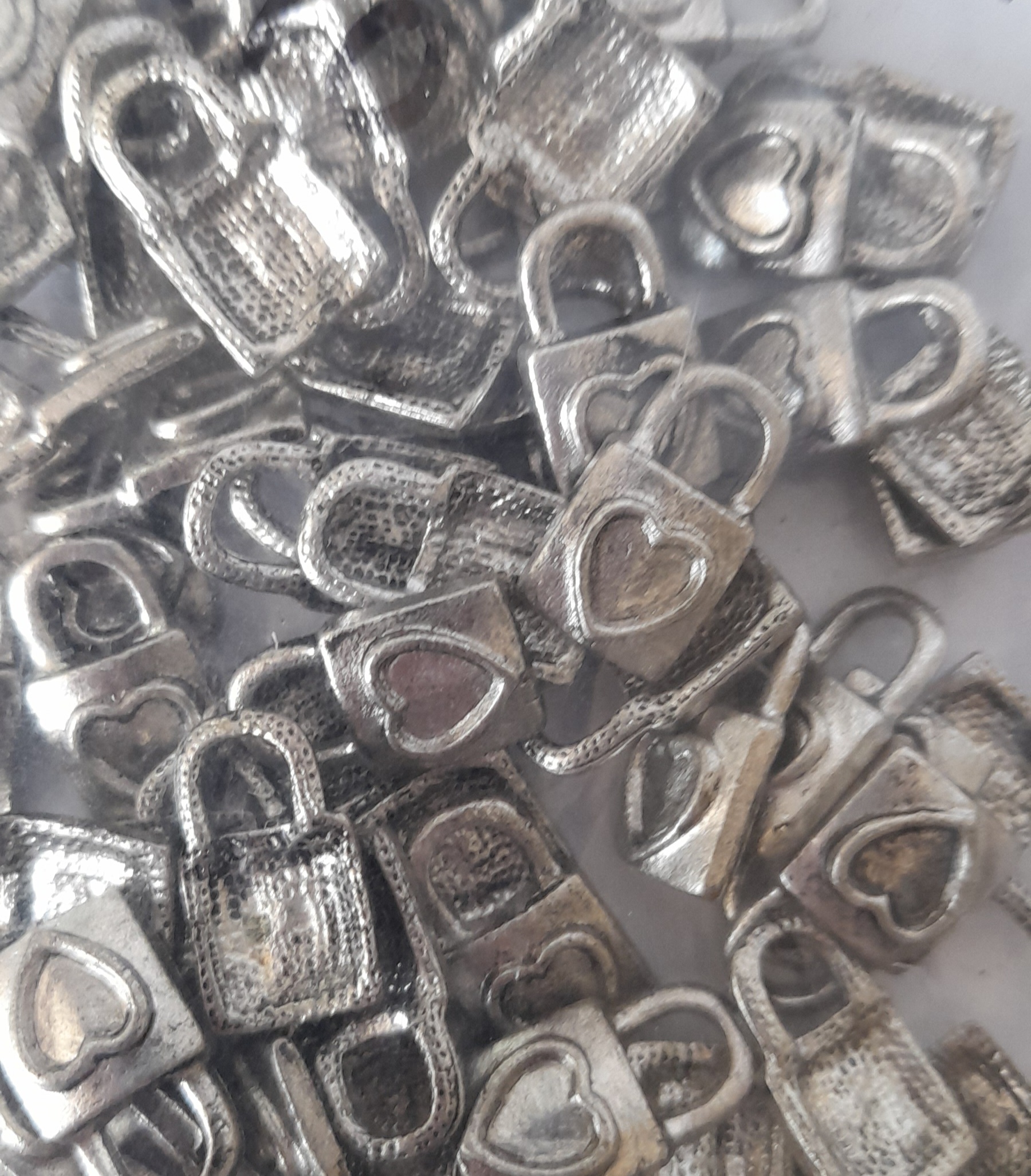 Metal Charm Pack - Heart Lock - 39pcs - Fun With Soap