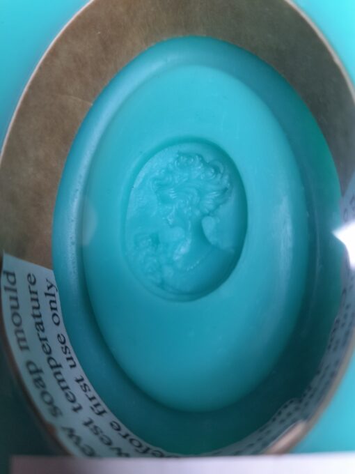 Small Cameo Silicone Mould - 42g - Image 2