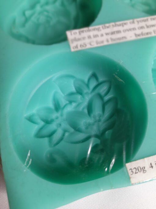 4 in 1 Flower Variety Mould - 320g - Image 2
