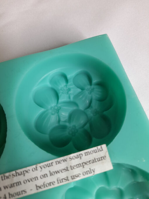 4 in 1 Flower Variety Mould - 320g - Image 4